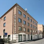 Hotel The