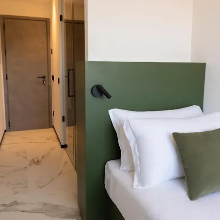 The Hotel 3*