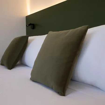The Hotel 3*