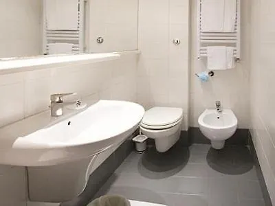 Hotel The 3*